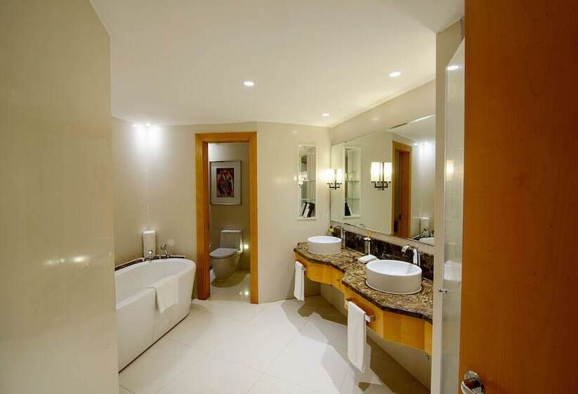 سوییت لوکس, Lagos Continental