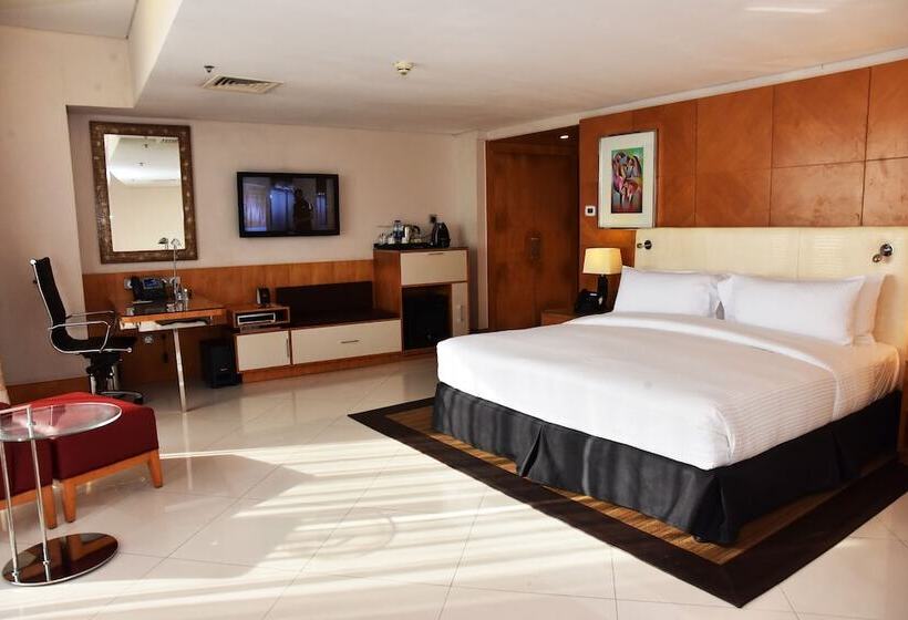 سوییت لوکس, Lagos Continental