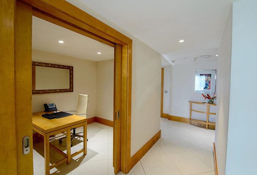 سوییت, Lagos Continental