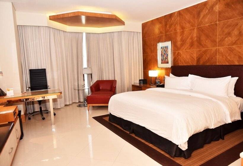 اتاق کلاب, Lagos Continental