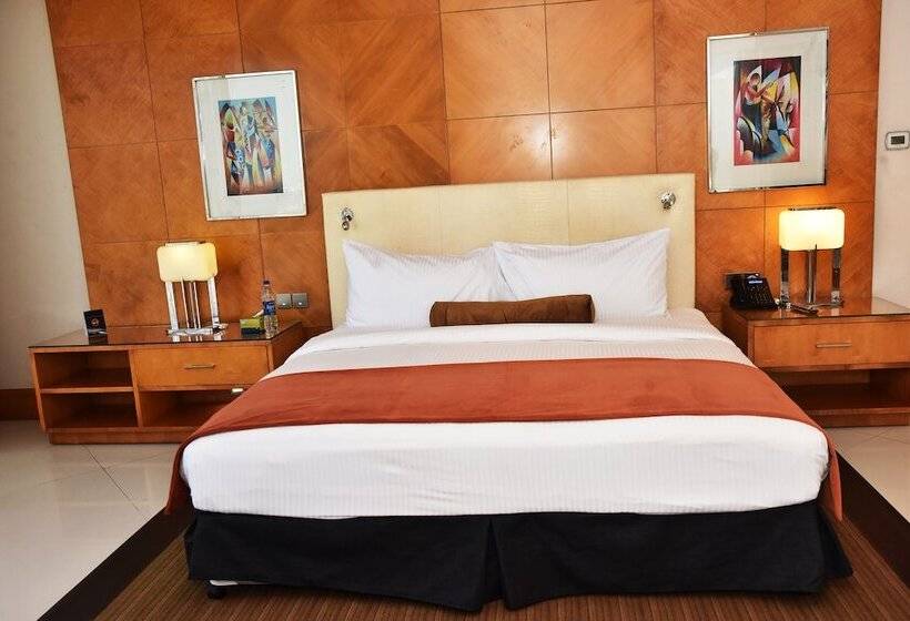 Club Room, Lagos Continental