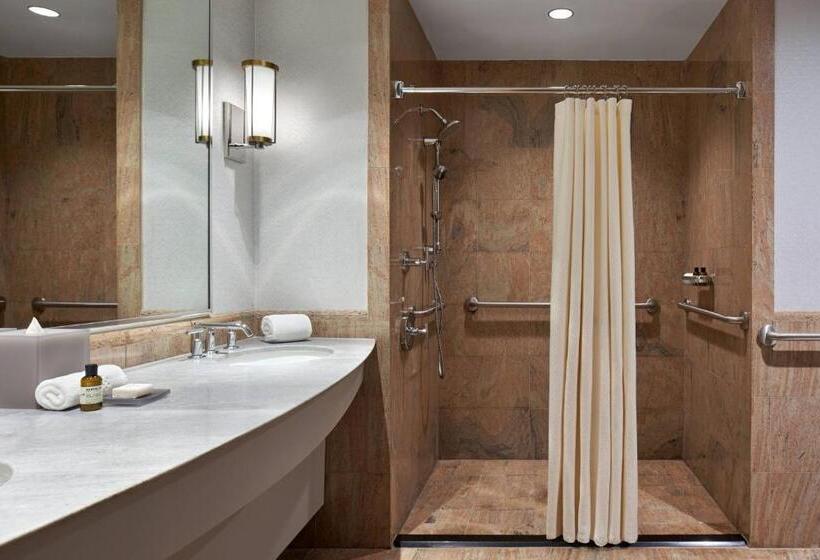 غرفه قياسيه سريرين مزدوجين, The Opus Westchester, Autograph Collection