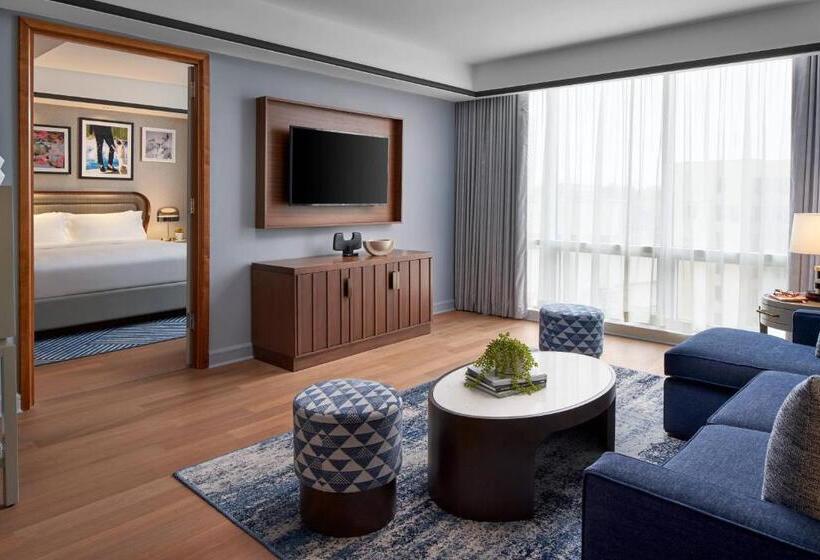 جناح إدارى سرير كينج, The Opus Westchester, Autograph Collection