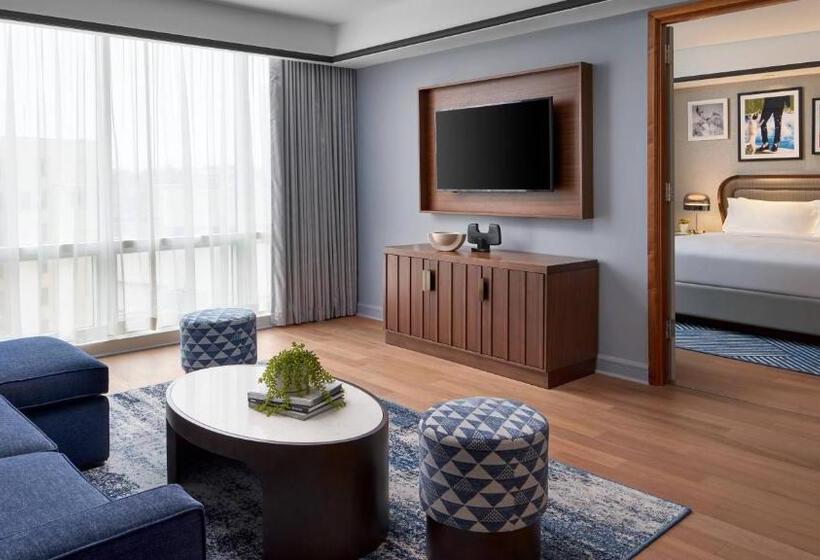 جناح إدارى سرير كينج, The Opus Westchester, Autograph Collection