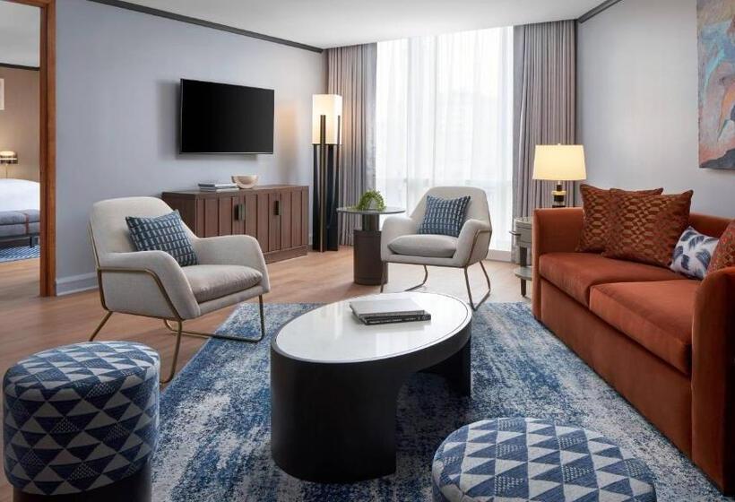 جناح سرير كينج, The Opus Westchester, Autograph Collection