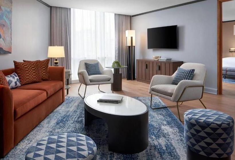 جناح سرير كينج, The Opus Westchester, Autograph Collection