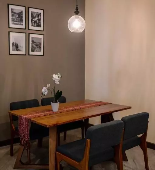 スイート, Kristal Hotel Kupang