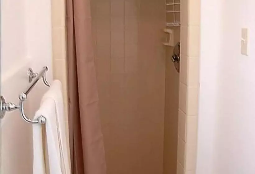 Standard-huone 2 Parivuodetta, Economy Inn