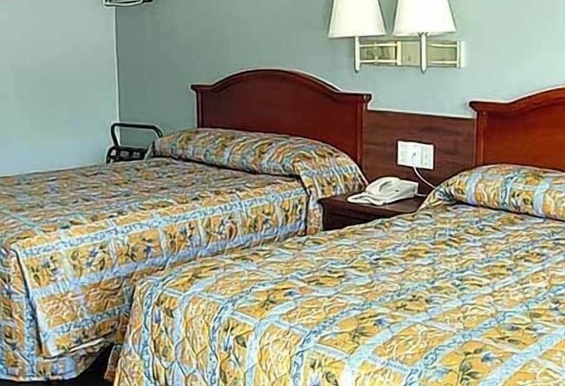 غرفه قياسيه سريرين مزدوجين, Economy Inn