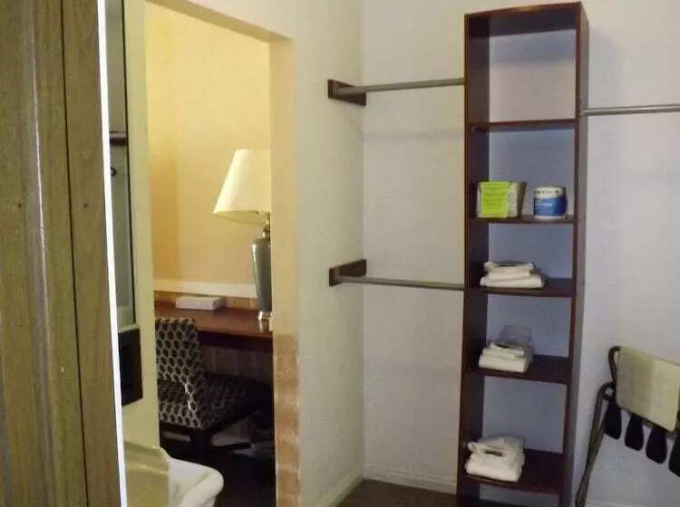 اتاق لوکس, Sage Motel