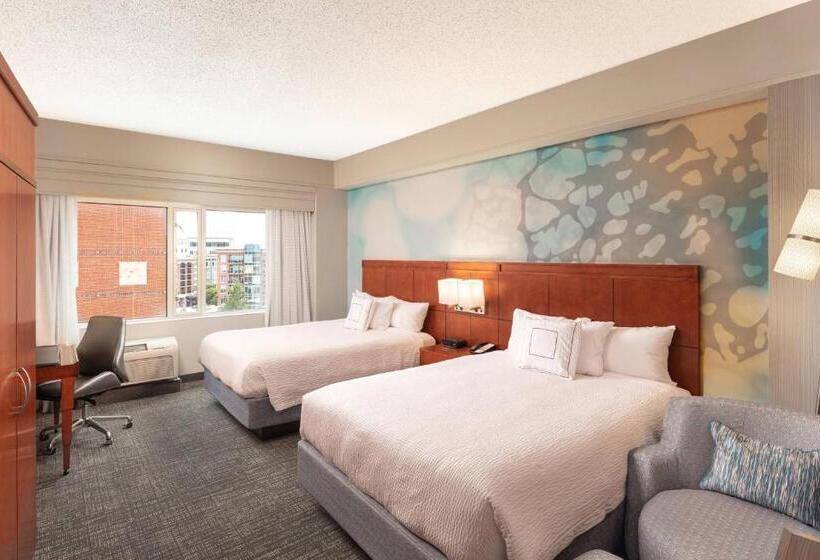 غرفة قياسية مطلة على المدينة, Courtyard By Marriott Greenville Downtown