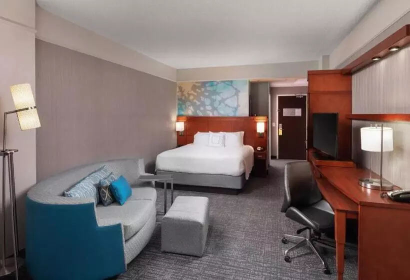 استودیو استاندارد با تخت کینگ, Courtyard By Marriott Greenville Downtown