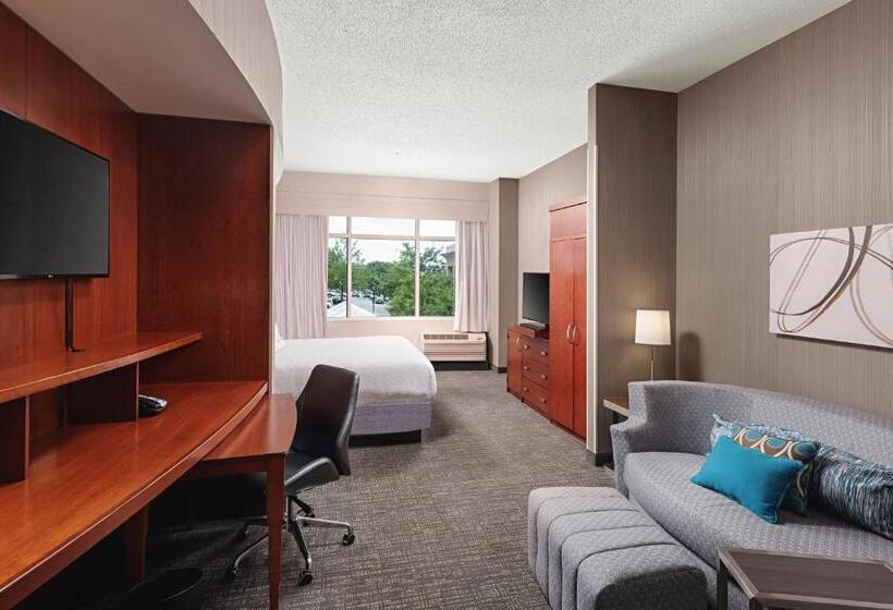 جناح جونيور, Courtyard By Marriott Greenville Downtown