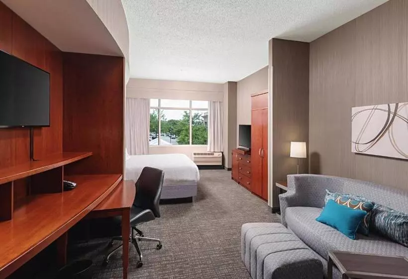 سوییت جونیور, Courtyard By Marriott Greenville Downtown