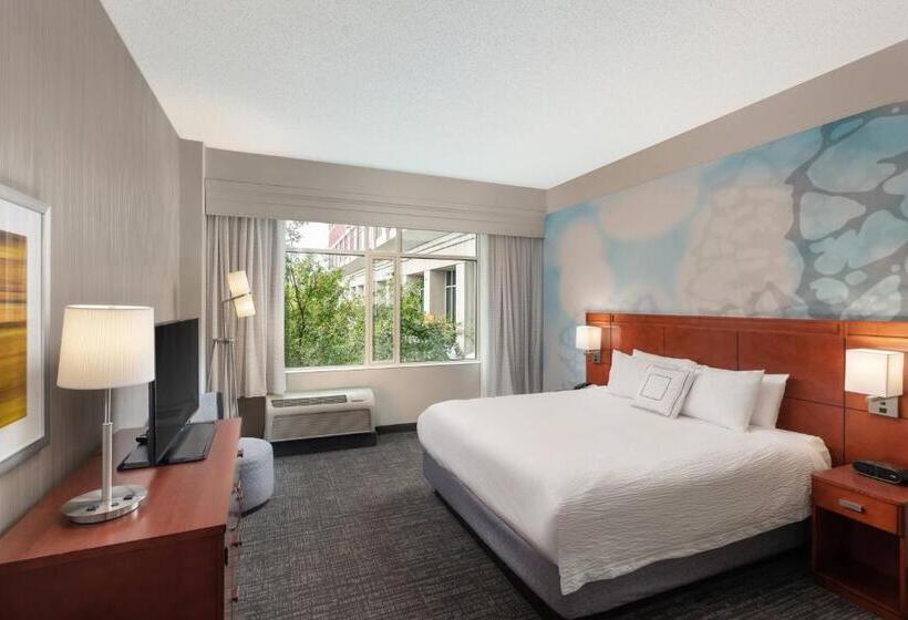 스위트 킹사이즈 침대, Courtyard By Marriott Greenville Downtown