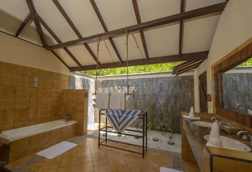 ویلای لوکس 1 خوابه, Filitheyo Island Resort