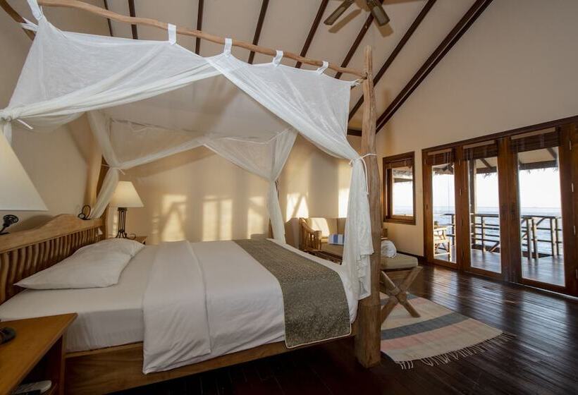 ویلای 1 خوابه, Filitheyo Island Resort