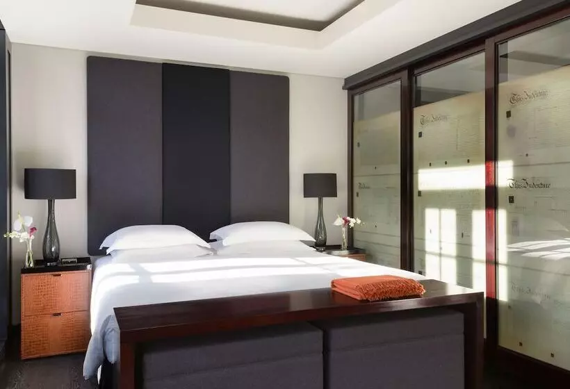 スイート, Grosvenor House Suites