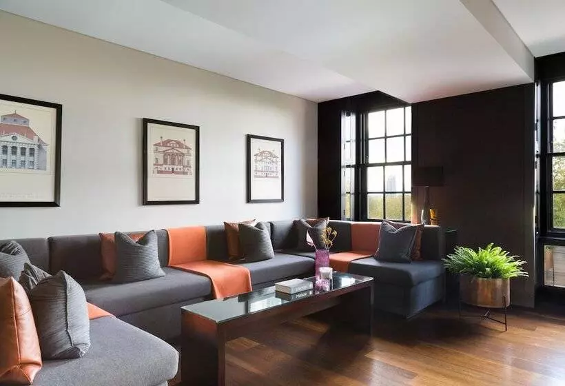 スイート, Grosvenor House Suites