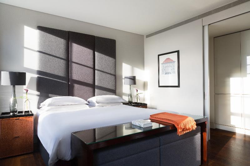 جناح غرفتين نوم, Grosvenor House Suites