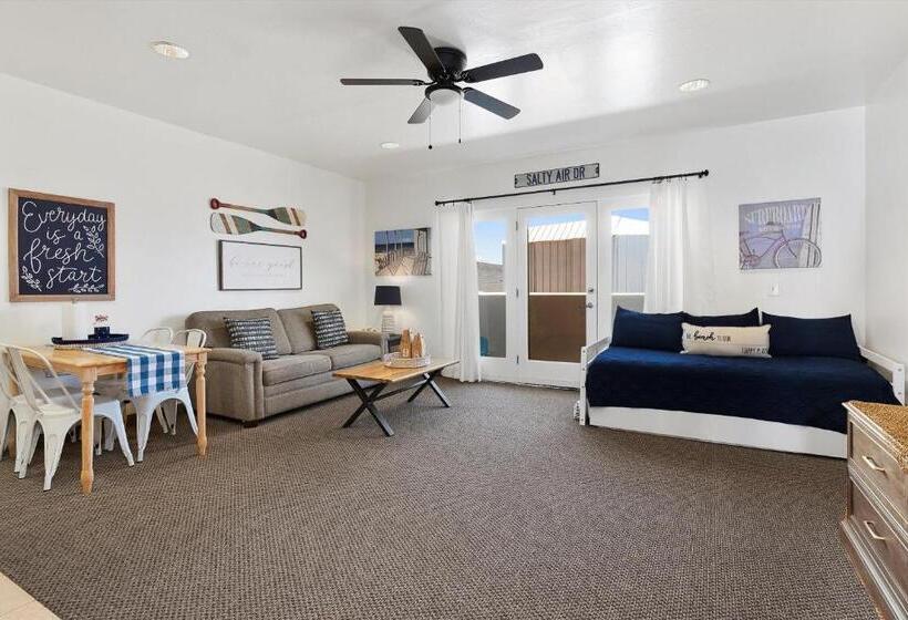 Люкс Кровать Кинг, Beach House Inn & Suites