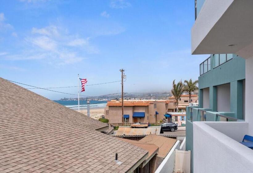 Семейный Номер Вид на Море, Beach House Inn & Suites