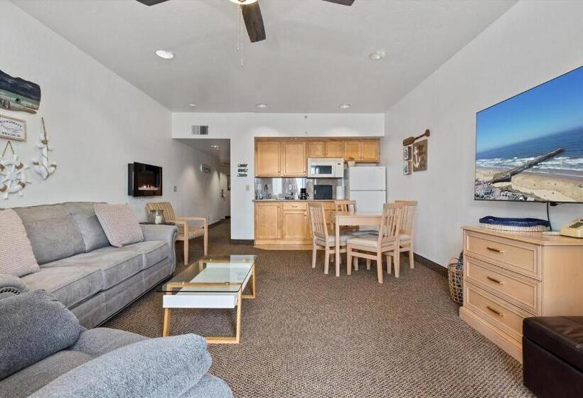 غرفة عائلية مطلّة علي البحر, Beach House Inn & Suites