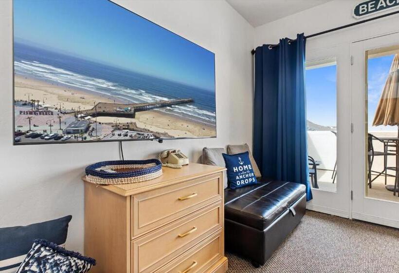 غرفة عائلية مطلّة علي البحر, Beach House Inn & Suites