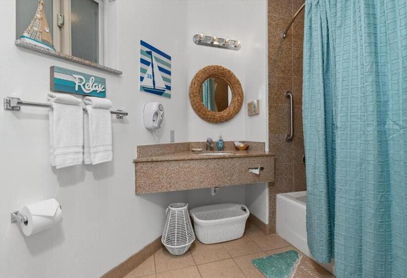 إستوديو قياسى مطل على البحر, Beach House Inn & Suites