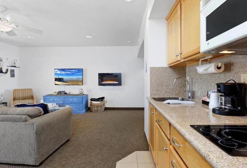 جناح مطلّ علي البحر, Beach House Inn & Suites