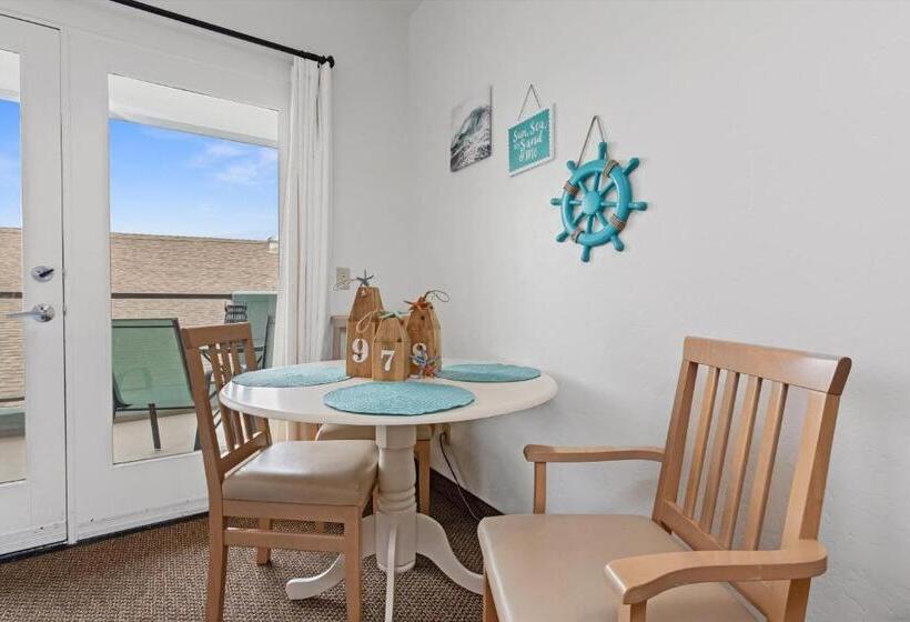 إستوديو قياسى مطل على البحر, Beach House Inn & Suites