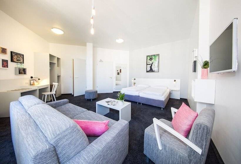 اتاق خانوادگی, Calma Berlin Mitte