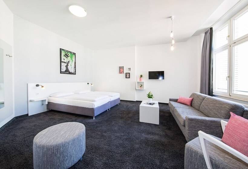 اتاق خانوادگی, Calma Berlin Mitte