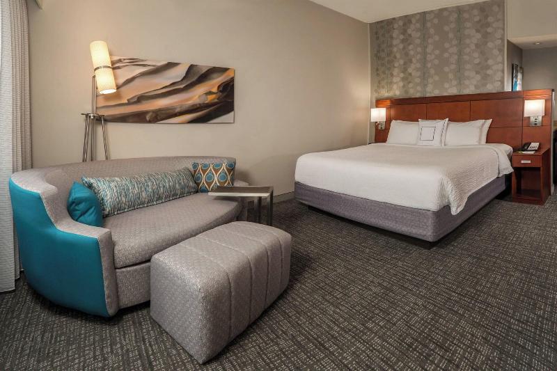 غرفة قياسية سرير كينج, Courtyard By Marriott Hagerstown