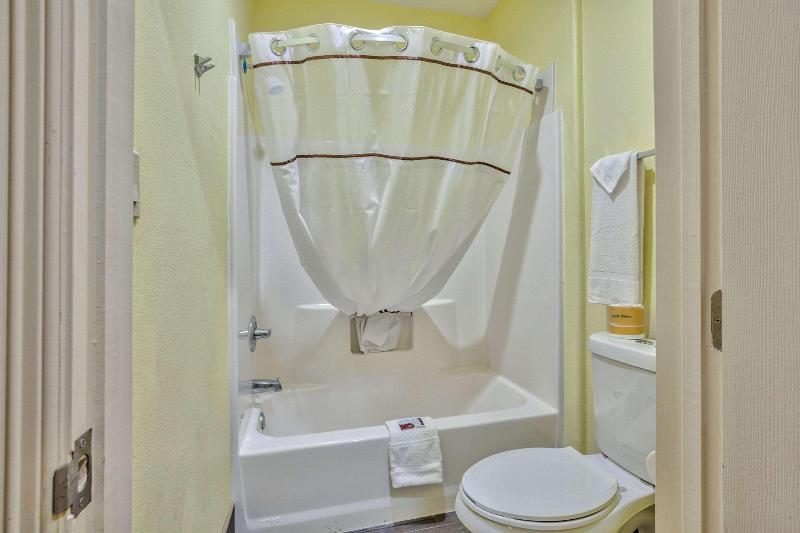 جناح سرير كينج, Quality Inn