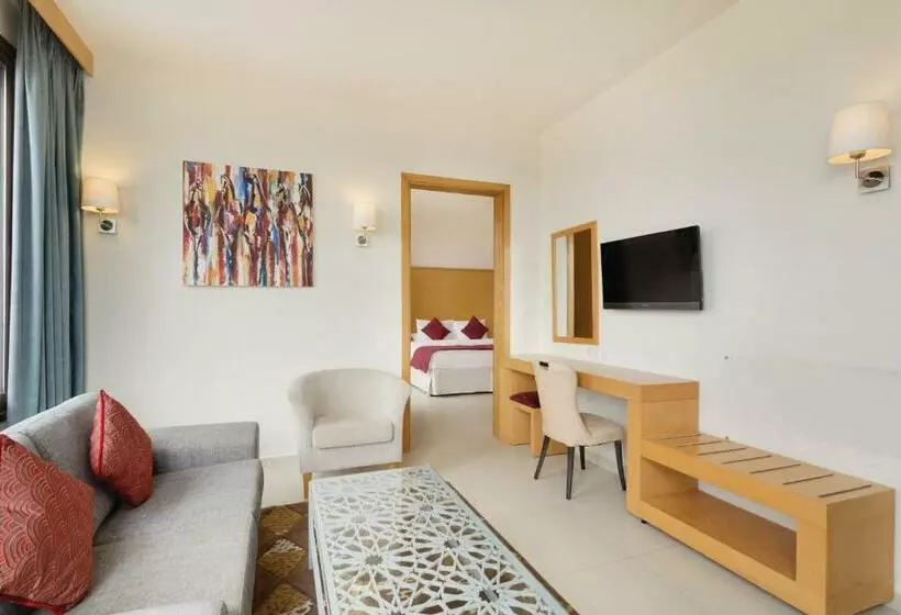 سوییت لوکس, Ramada Resort Dead Sea