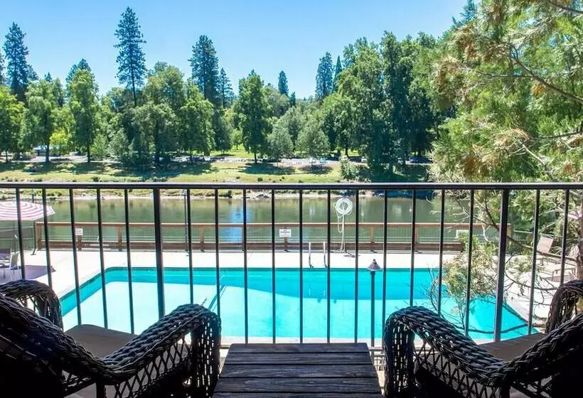 デラックスルーム, The Lodge At Riverside