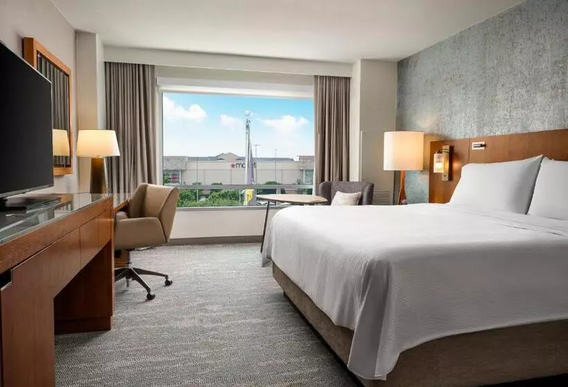 Classic Room King Bed, The Westin Austin At The Domain