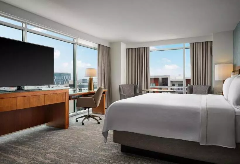 Deluxe Room King Size Bed, The Westin Austin At The Domain