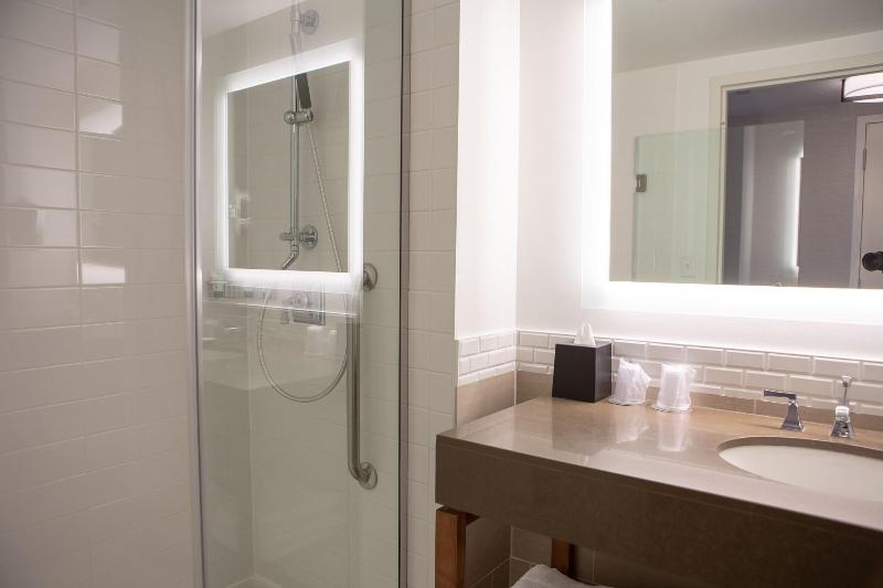 Номер Deluxe, The Westin Austin At The Domain