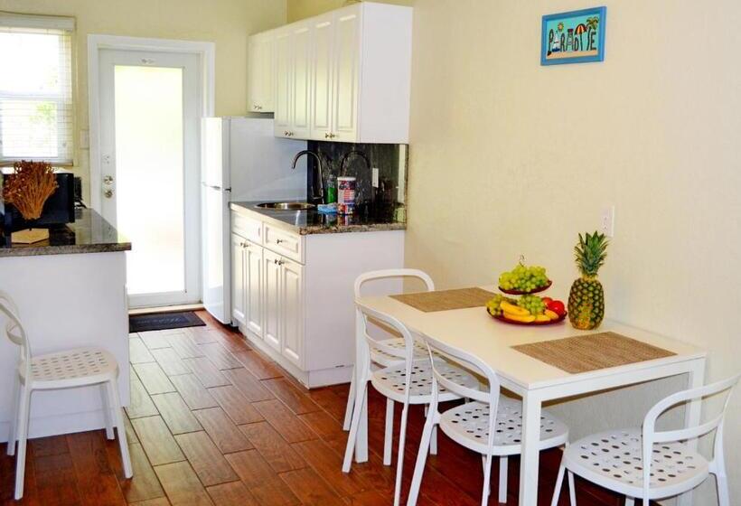 סטודיו דלוקס, Ocean Drive Villas