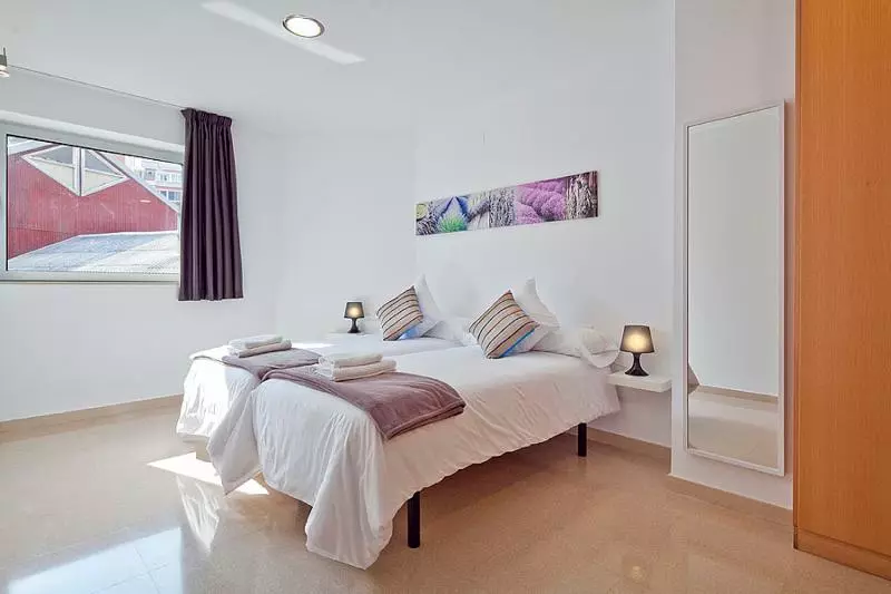 آپارتمان 2 خوابه با تراس, Charmsuites Paralel
