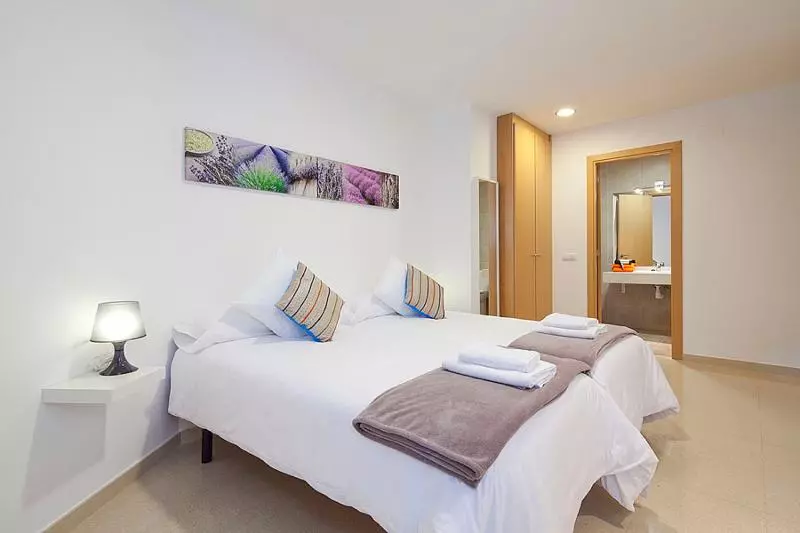آپارتمان 2 خوابه با تراس, Charmsuites Paralel
