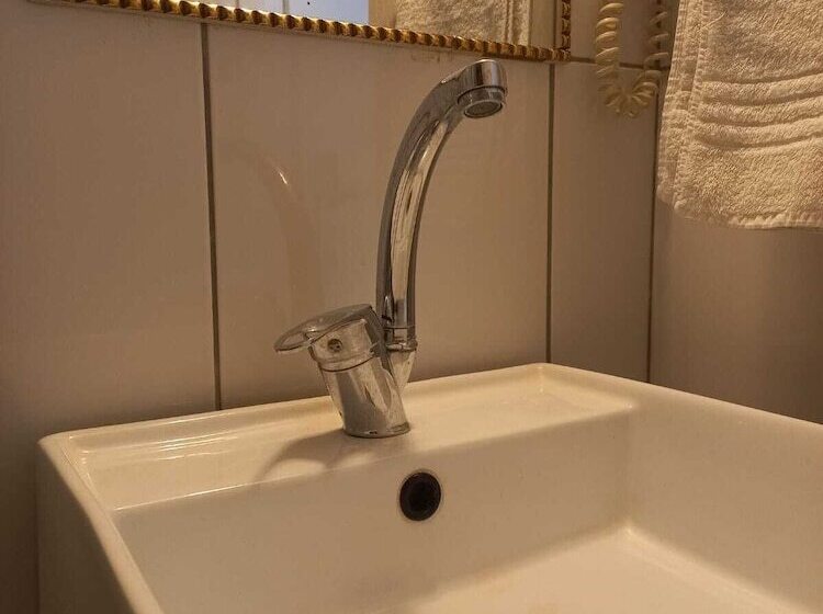 اتاق استاندارد یک نفره, Atalla