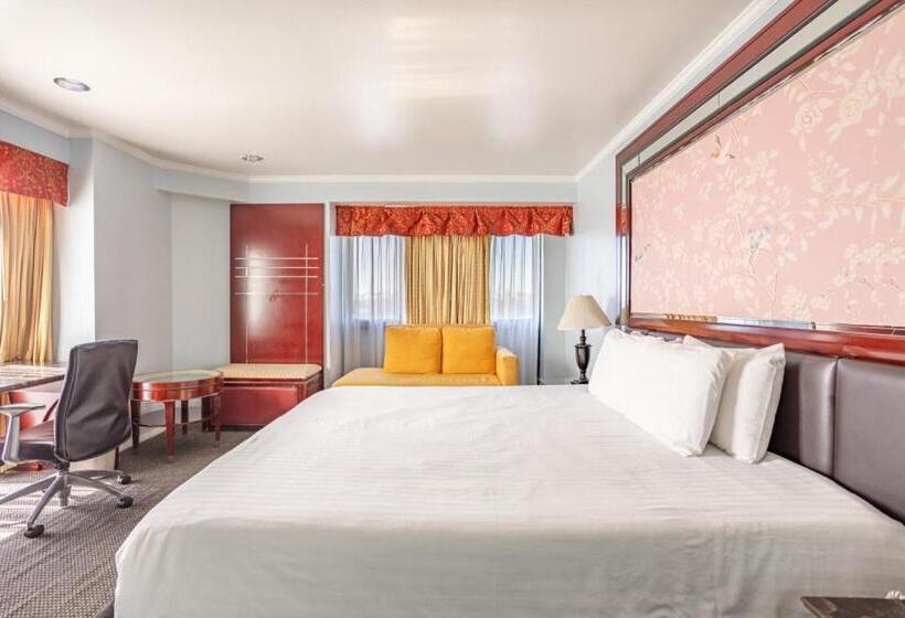 غرفة قياسية سرير كينج, Koxie