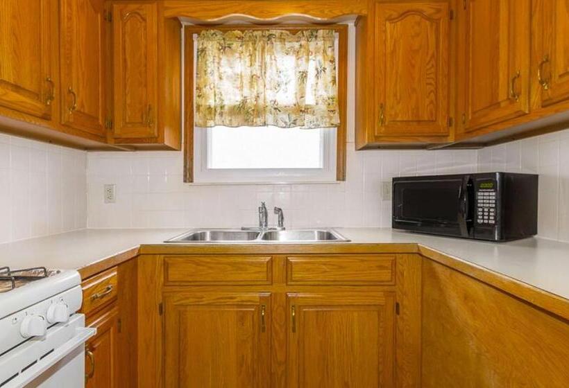 스탠다드 자쿠지 룸, Magnuson Hotel Extended Stay Canton Ohio