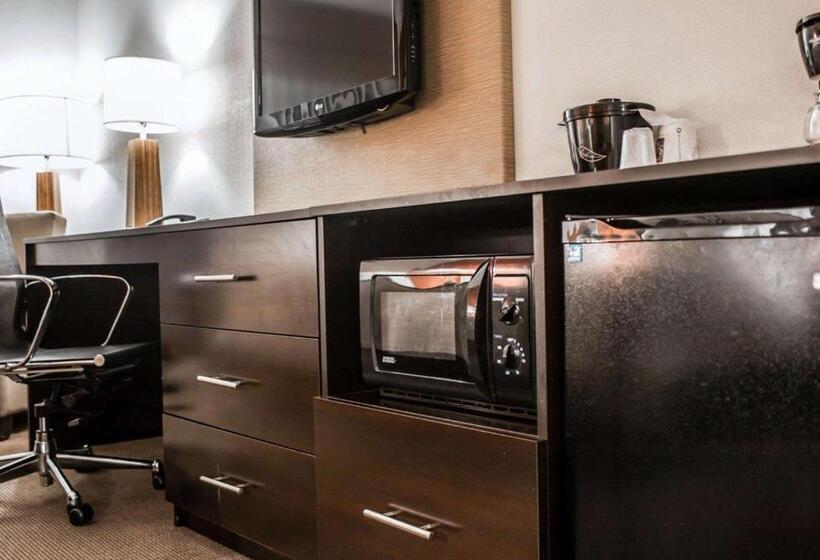 스위트 킹사이즈 침대, Sleep Inn & Suites Fort Campbell