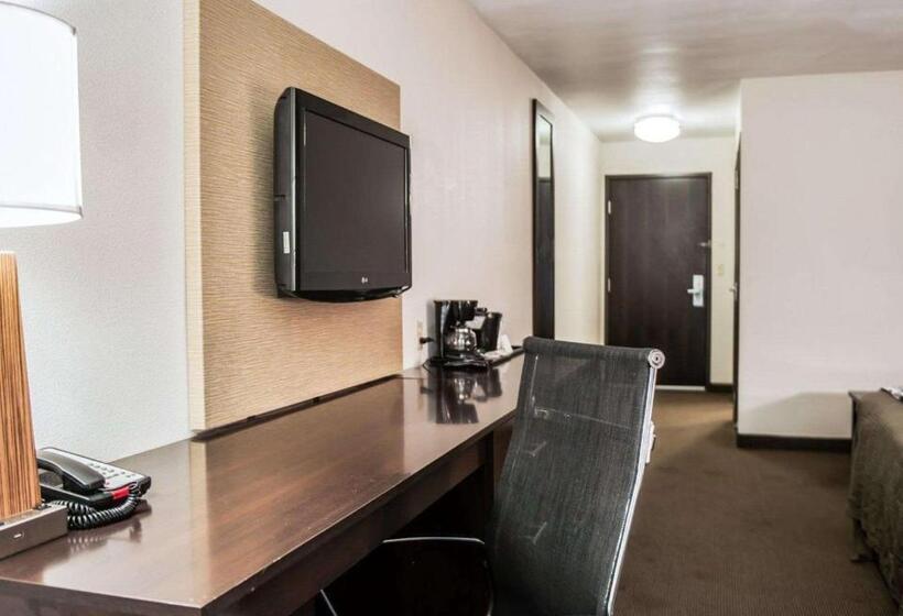 스위트, Sleep Inn & Suites Fort Campbell