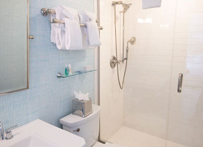 غرفة قياسية سرير كينج, The Tides Beach Club