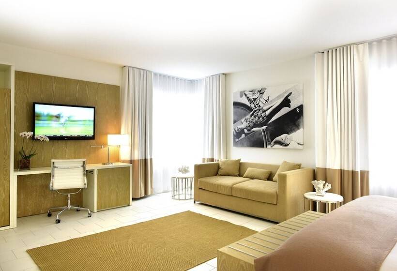 חדר דחוקס עם מיטת קינג, Pestana South Beach